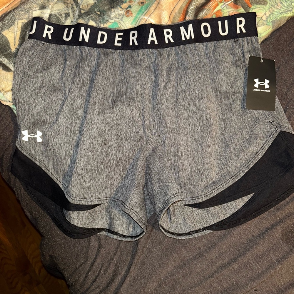 Under Armour Workout Shorts size Medium